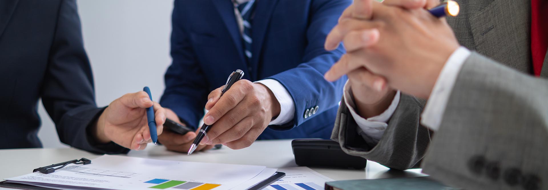Businessmen,And,Investors,Attend,The,Meeting,Discuss,Give,Advice,And